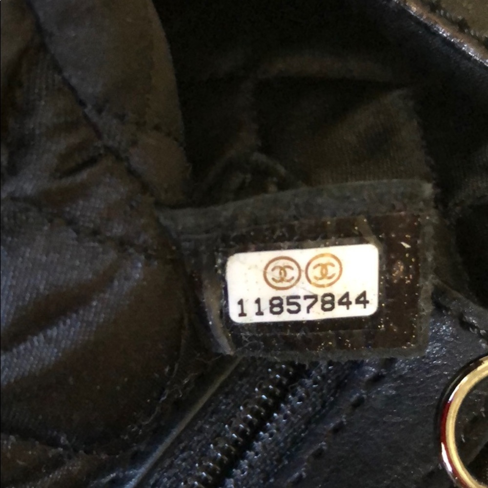 Black Leather Chanel Tote Bag - Picture 6 of 13